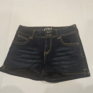 Junior's size 9 stretchy dark wash denim shorts